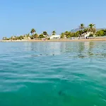 La Urbanizacion Cerca Del Mar