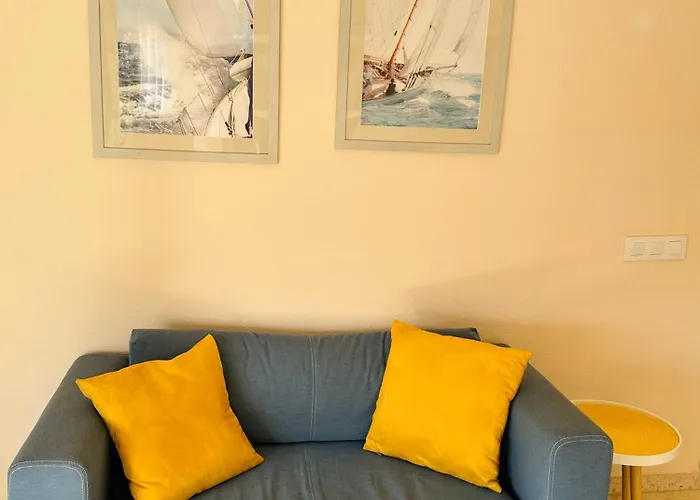 La Urbanizacion Cerca Del Mar * Denia